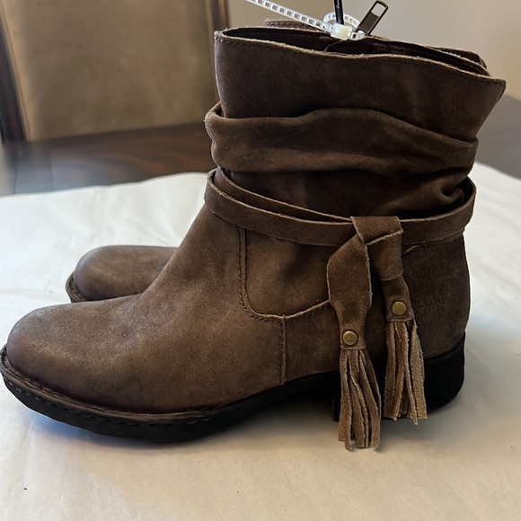 Born Kenya Bootie In Distressed Taupe. - Picture 7 of 14